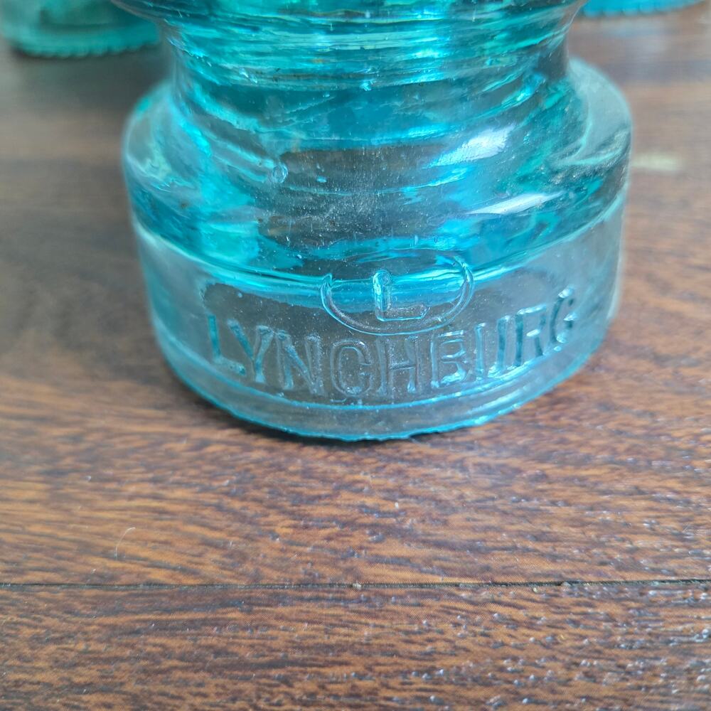 11 Antique Teal Glass Insulators - 10 Hemingray #42 & 1 Lynchburg #38 - Picture 3 of 11